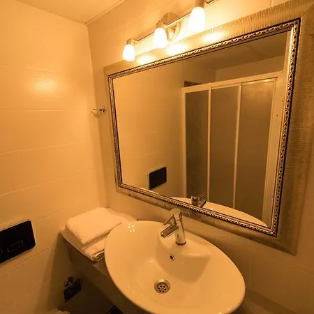 شقة فندقية Ileri & Çeşme