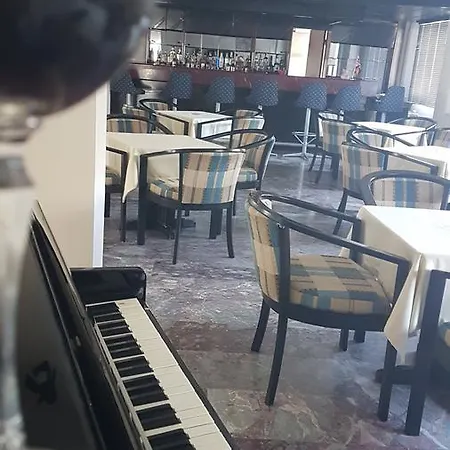 Ileri & شقة فندقية